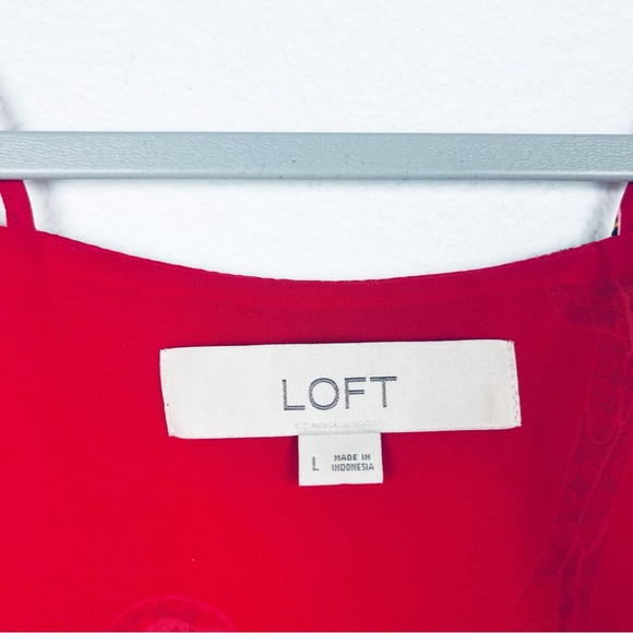 Loft size L red parrot print camisole top - Picture 2 of 4